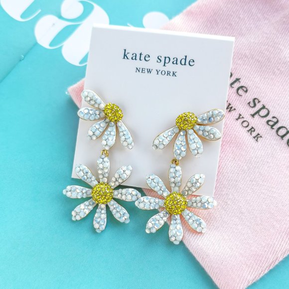 NWT Dazzling Daisy Gold Drop Earrings + dust bag